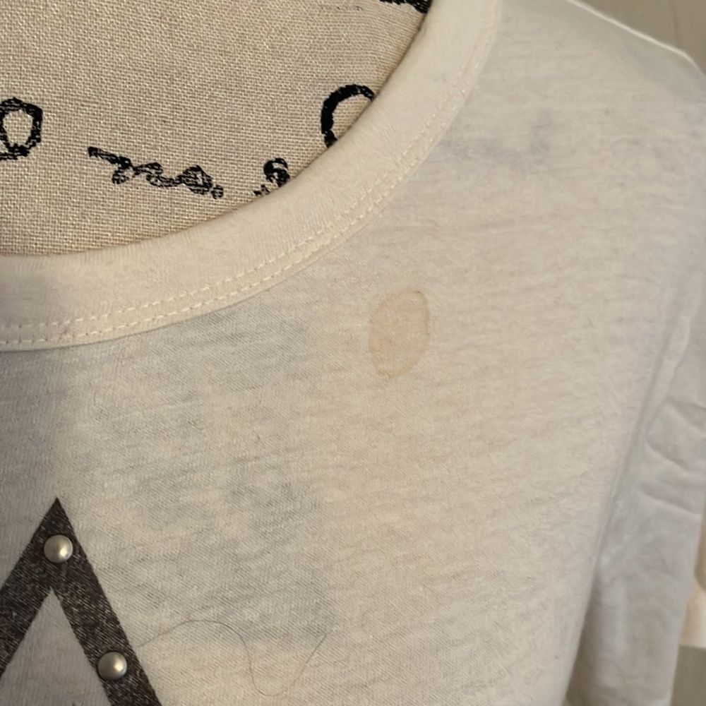 Def Leppard Sheer Studded Off White Graphic Shirt - Picture 7 of 9